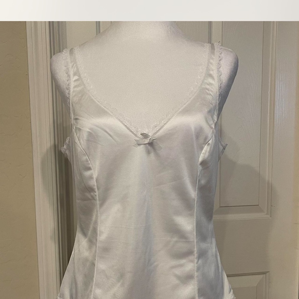 Adonna Vintage white lace trimmed Satin Camisole - Picture 5 of 5